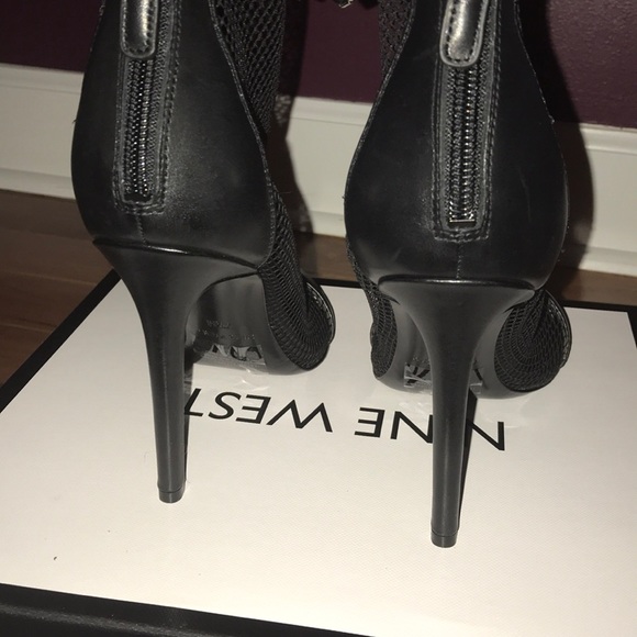 nine west gotbank mesh sandals